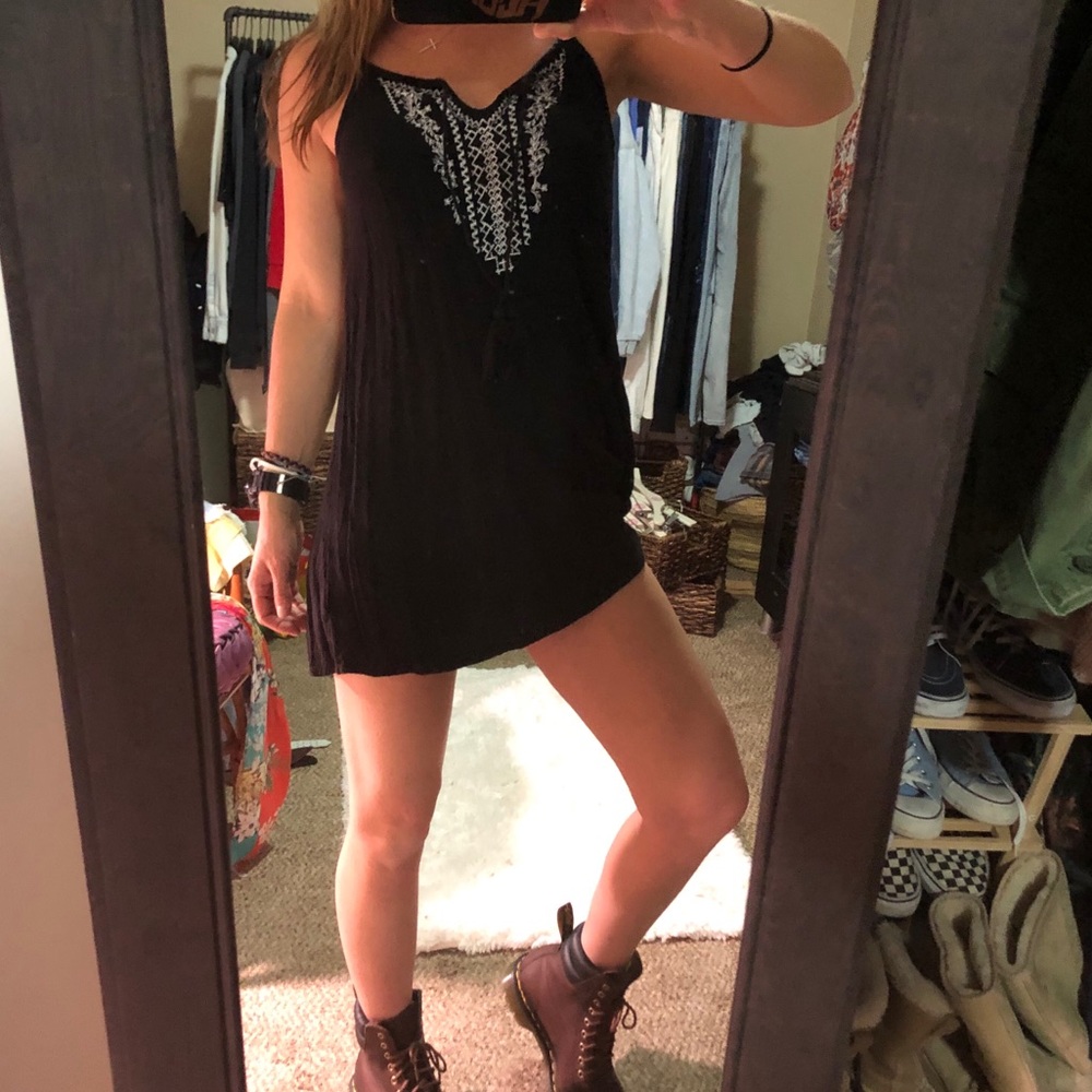blac gypsy dress size Sm could wear as top too.Beautifully embroidered on top❤️❤